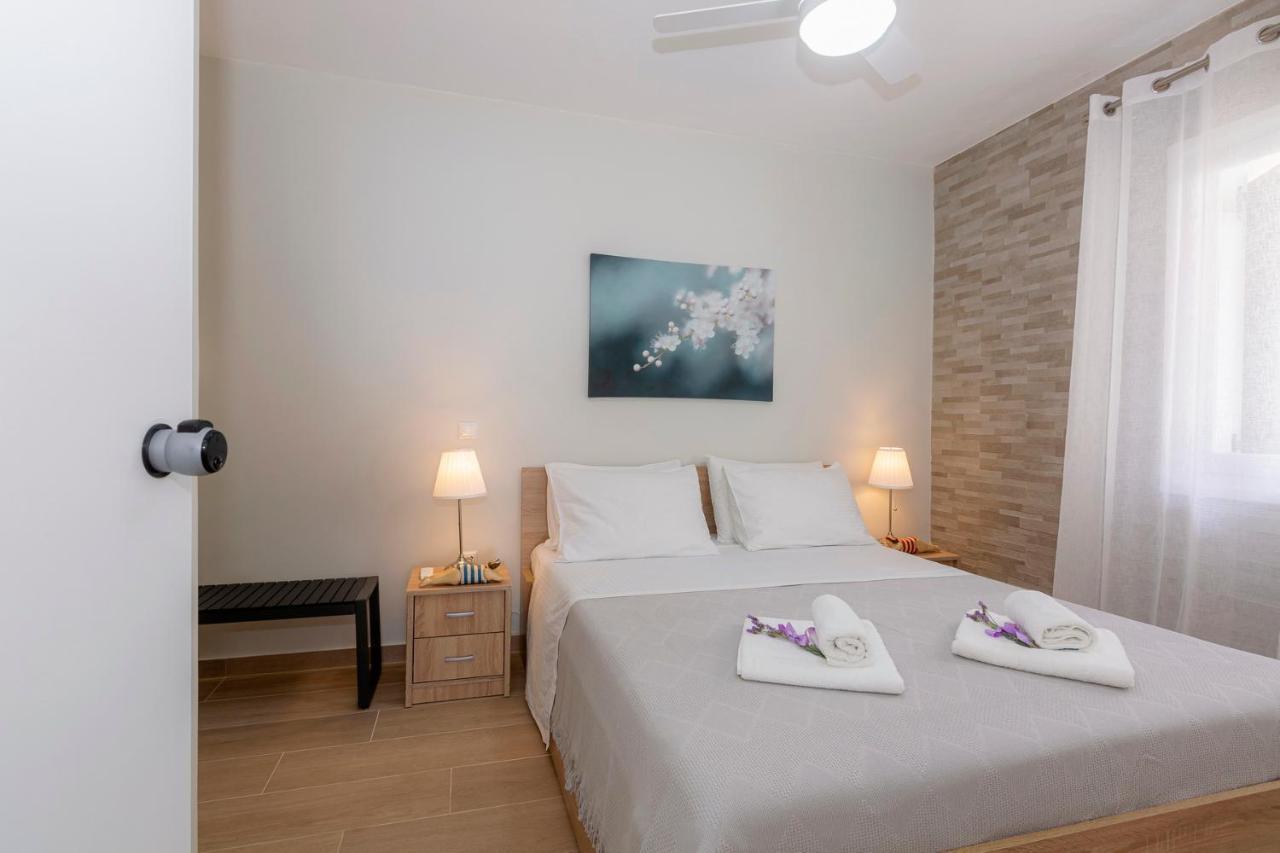 Sofia'S Apart 4U Glyfada  Bagian luar foto