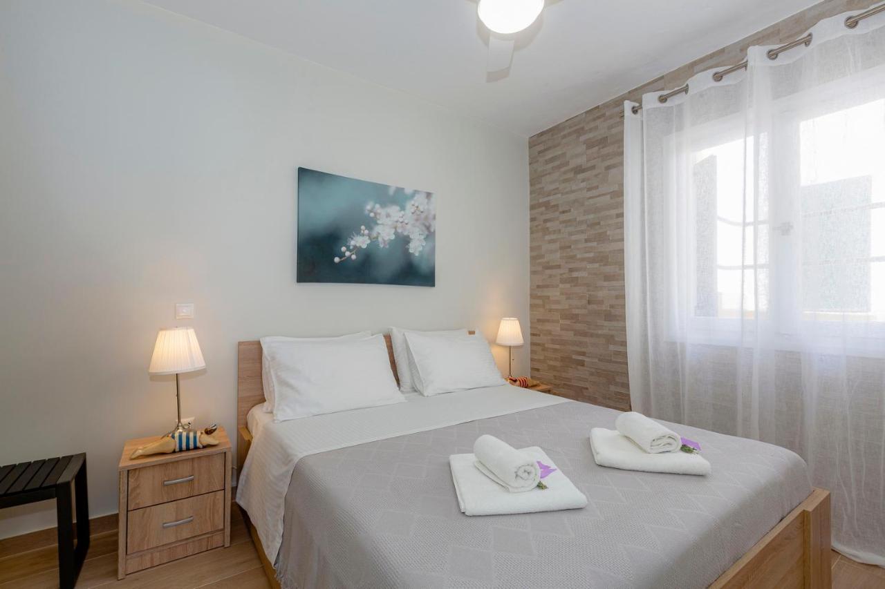 Sofia'S Apart 4U Glyfada  Bagian luar foto