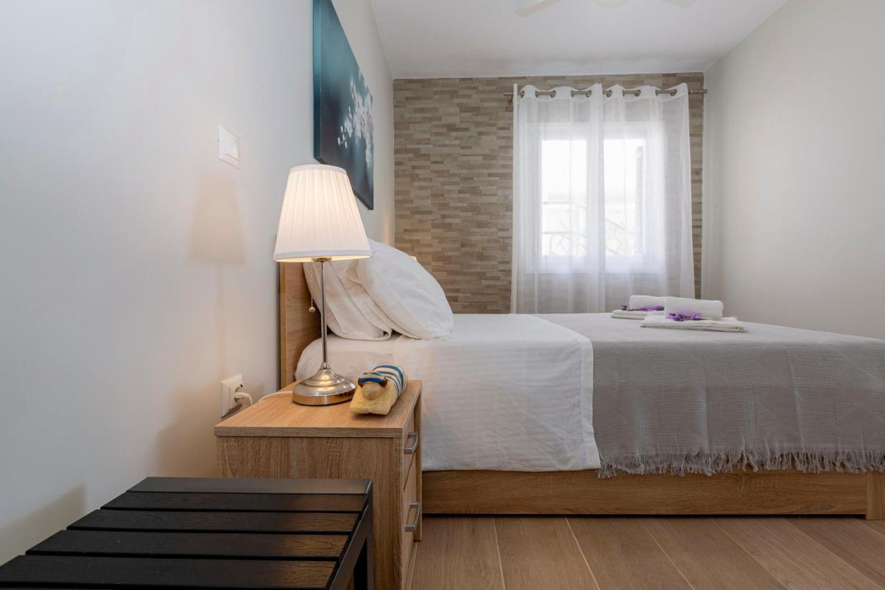 Sofia'S Apart 4U Glyfada  Bagian luar foto