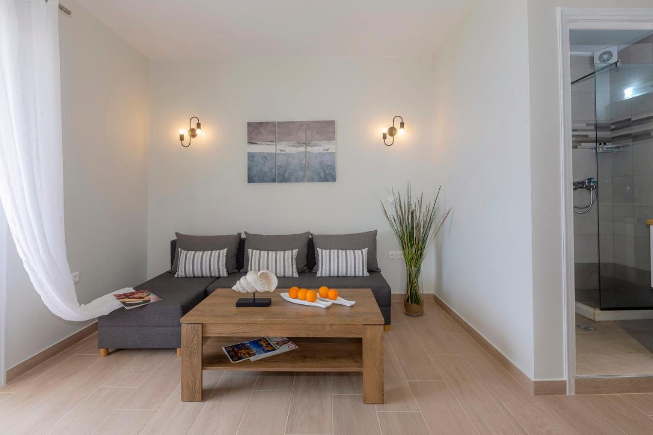Sofia'S Apart 4U Glyfada  Bagian luar foto
